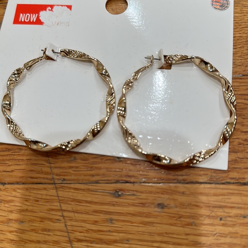Forever 21 Womens Lot of 6 Pairs of Costume Jewelry Gold Hoop Style Earrings New - Picture 3 of 7